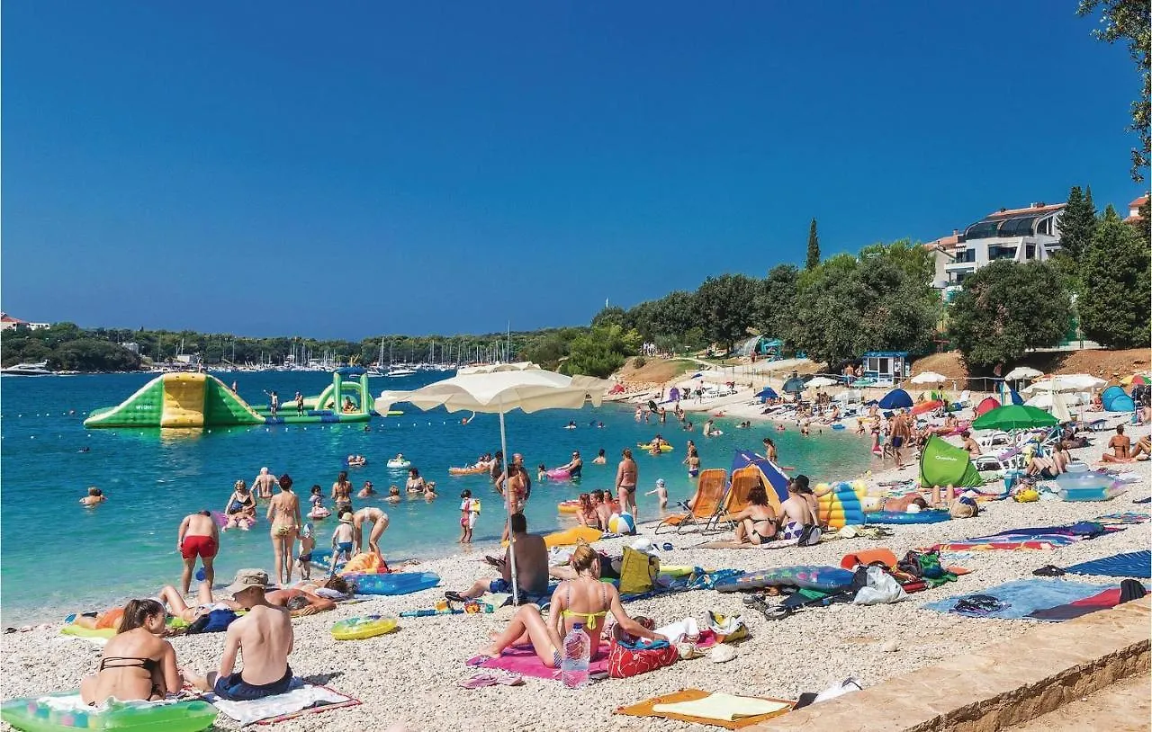 1 Bedroom Stunning Apartment In Pula